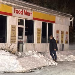 Shell - He comes out the store yelling yo at me then comes to pump to tell me he closed then tells me he don't service ppl like me Brown skinned