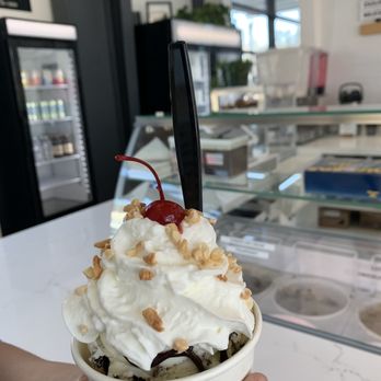 Cielito Coffee & Ice Cream - a hand holding a cup of ice cream - Ice Cream & Frozen Yogurt Near Me - Sonoma, California Cielito Coffee & Ice Cream - a hand holding a cup of ice cream - Ice Cream & Frozen Yogurt Near Me - Sonoma, California