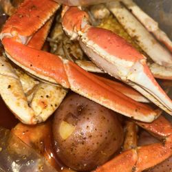 Mighty Crab (Jackson, Mississippi): Thursday Special - 1b of Crab legs, 1/2 lb of Shrimp, Corn, and Red Potatoes