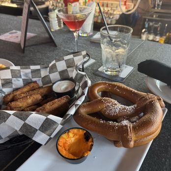 Stage House Tavern - Pretzel & Zucchini Sticks Happy Hour Apps - American Near Me - Somerset, New Jersey Stage House Tavern - Pretzel & Zucchini Sticks Happy Hour Apps - American Near Me - Somerset, New Jersey