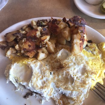 Holiday Diner - The eggs and hash. - Diners Near Me - Danbury, Connecticut Holiday Diner - The eggs and hash. - Diners Near Me - Danbury, Connecticut