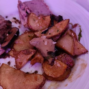 Bomond Restaurant and Lounge - Potatoes and mushrooms - International Near Me - Vaughan, Ontario