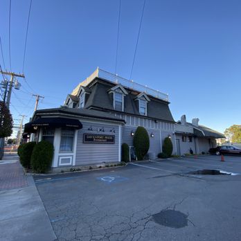 The Davenport Press - parking lot - Seafood Near Me - Mineola, New York