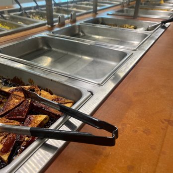 Whole Foods Market - Empty hot bar. - Grocery Near Me - Cincinnati, Ohio Whole Foods Market - Empty hot bar. - Grocery Near Me - Cincinnati, Ohio