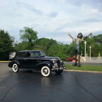 Classic Transport - At the Cincinnati Art Museum in May of 2017 - Transportation Near Me - Celina, Ohio Classic Transport - At the Cincinnati Art Museum in May of 2017 - Transportation Near Me - Celina, Ohio