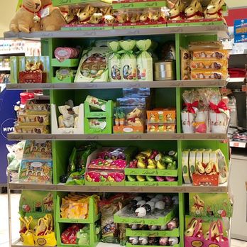 Budnikowsky - Easter is coming, sweets everywhere / Ostern steht vor der Tür, überall Süßigkeiten - Drugstores Near Me - Hamburg, HH Budnikowsky - Easter is coming, sweets everywhere / Ostern steht vor der Tür, überall Süßigkeiten - Drugstores Near Me - Hamburg, HH