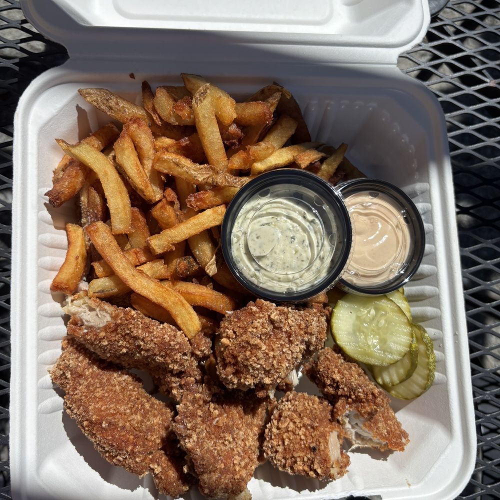 Papa B’s Fried Chicken - Chicken tenders, tall fries, pickles, garlic, and cilantro, aïoli, and fry sauce. With huckleberry lemonade to drink. - Food Trucks Near Me Papa B’s Fried Chicken - Chicken tenders, tall fries, pickles, garlic, and cilantro, aïoli, and fry sauce. With huckleberry lemonade to drink. - Food Trucks Near Me