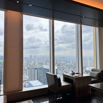 Grand Hyatt Manila - Hotels Near Me - Taguig, NCR