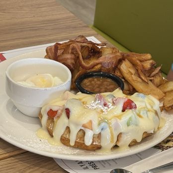 Petinos - Mont Blanc plate - Breakfast & Brunch Near Me - Laval, Quebec Petinos - Mont Blanc plate - Breakfast & Brunch Near Me - Laval, Quebec