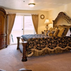 Silverton Inn and Suites - The Centennial Suite - Two Queen Beds with full kitchen