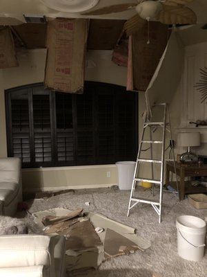 Radiant Roofing Logo