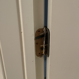 broken hinge