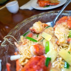 Hing Lung Cafe - Too much sauce for crispy noodles