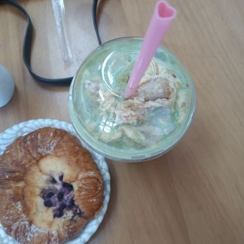 Crepes-N-Sandwiches - Banana pudding matcha and fresh blueberrie croissant - Creperies Near Me - Baldwin Park, California Crepes-N-Sandwiches - Banana pudding matcha and fresh blueberrie croissant - Creperies Near Me - Baldwin Park, California