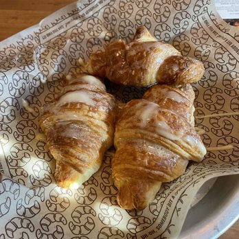 Cheddar's Scratch Kitchen - Honey Butter Croissants - Comfort Food Near Me - Fredericksburg, Virginia Cheddar's Scratch Kitchen - Honey Butter Croissants - Comfort Food Near Me - Fredericksburg, Virginia