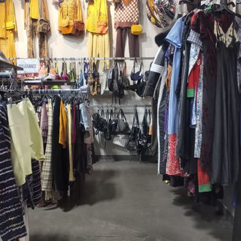 Freestyle Clothing Exchange - Women's Clothing Near Me - Folsom, California