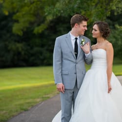 Angela Divine Photography - Minneapolis wedding photography for down-to-earth clients.
