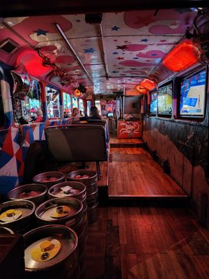 Barney's Beanery by null
