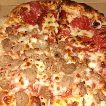 Pepperoni's Pizza - Sienna - upclose--small pizza - Pizza Near Me - Missouri City, Texas