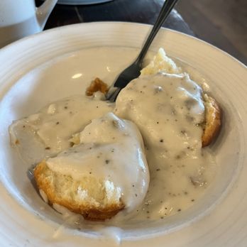 Hochatown Saloon - Biscuits and gravy - Sports Bars Near Me - Broken Bow, Oklahoma