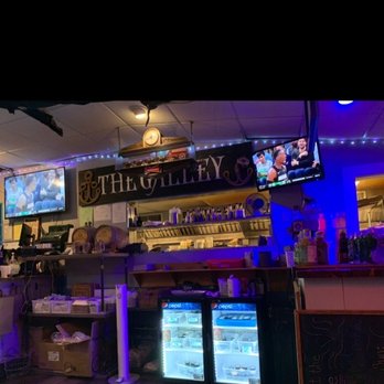Quahog Republic Dive Bar - The Galley - New American Near Me - Falmouth, Massachusetts