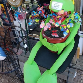 Wimberley Market Days - Artistic frog awaits you. - Jewelry Near Me - Wimberley, Texas