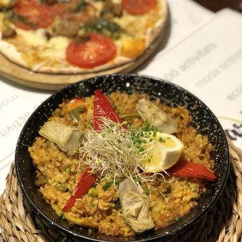 Vegetalia - vegan paella and pizza (the cheese tastes like daiya) - Vegetarian Near Me - Barcelona, B
