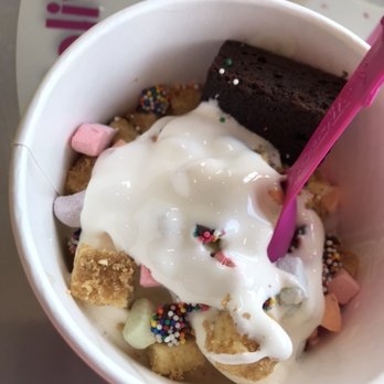 Menchie's - Vanilla and cake batter yogurt with various toppings - Desserts Near Me - Euless, Texas