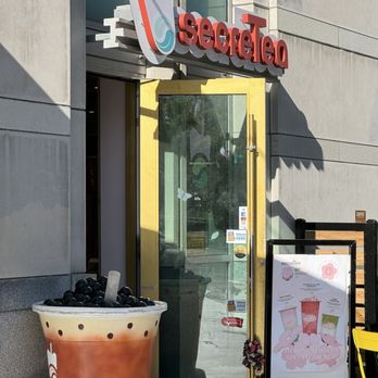 SecreTea - Outside.  Insta/Beli: @amei_eats - Bubble Tea Near Me - Washington, DC, District of Columbia