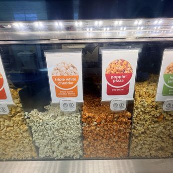 Dippin' Dots and Doc Popcorn - Different flavor popcorn and kettle Korn - Ice Cream & Frozen Yogurt Near Me - Orlando, Florida