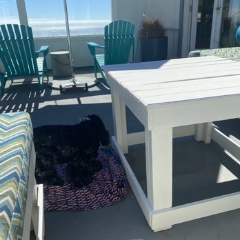Cambria Beach Lodge - Hotels Near Me - Cambria, California