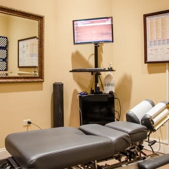 Godo Chiropractic - Dr. Godo's Treatment Room - Chiropractors Near Me - Chicago, Illinois