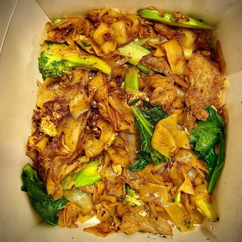 Spoon and Fork - Pad See Eiw with beef. And they have a lot of meat. 4 out of 5. - Thai Near Me - Belmont, California
