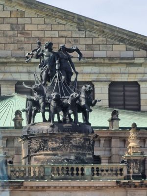 Semperoper Dresden by null