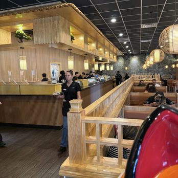 Sushi Yama - Main restaurant area is also quite nice and has booths which I probably would've preferred eating at - Asian Fusion Near Me - Pembroke Pines, Florida