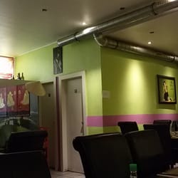Pho3mien - Part of the interior. I think there are six 4-8 person tables.
