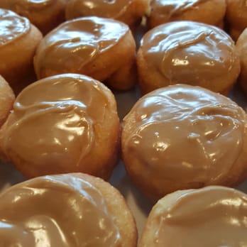 Daily Dozen Doughnut - Maple - Bakeries Near Me - Seattle, Washington