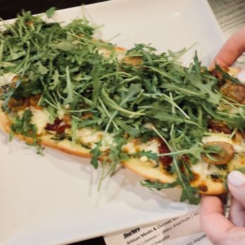 Barnoa Wine - Chef special flat bread - Wine Bars Near Me - San Clemente, California