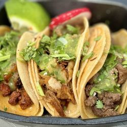 Los Costenos Tacos Truck - Asada, carnitas and Al Pastor tacos