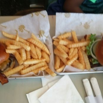 Lulu's Cafe - Bacon cheeseburgers - Diners Near Me - Myrtle Beach, South Carolina