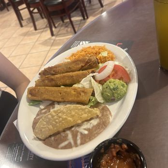 Restaurant Nuevo Leon - Chicken flautas - Mexican Near Me - Fort Worth, Texas