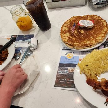 Grumpy's Restaurant - Breakfast & Brunch Near Me - St. Johns, Florida