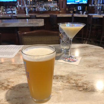 Mick Morgan's Norwood - Wicked Hazy IPA & Strawberry Kiwi-Tini - Irish Pub Near Me - Norwood, Massachusetts