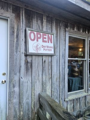 Dirtworks Pottery by null