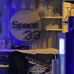 Space 39 Art Bar & Martini Lounge - Sinage