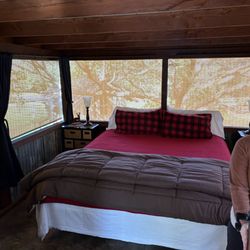 Coral Tree House - What a great nights sleep this is a room. Everybody has to experience. It's like you're sleeping outside. WOW