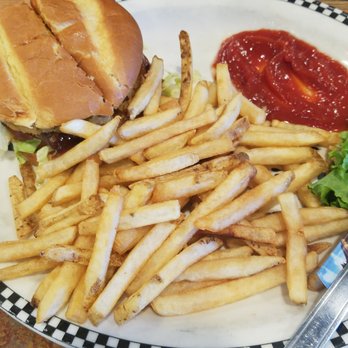 Black Bear Diner Milpitas - Cheeseburger & look at those fries !!!! - Diners Near Me - Milpitas, California