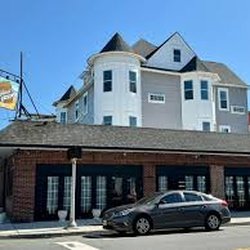 Will Johnnies BTS be the next one-year-and-done restaurant to close on Pacific Ave?