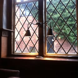 Bear Inn Berkswell - Old fashioned lighting