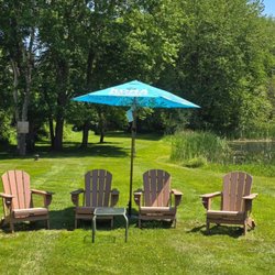 The Lodge Bar & Grill - Enjoy our grassy area